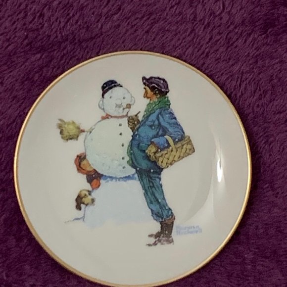 517 Snow Sculpturing - Norman Rockwell Four Seasons Miniature Plate Collection - Picture 1 of 5